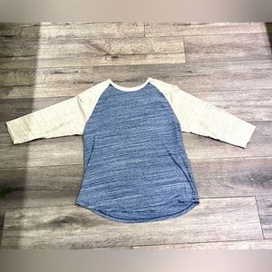 Old Navy Men’s Large Tee 3/4 Sleeves
